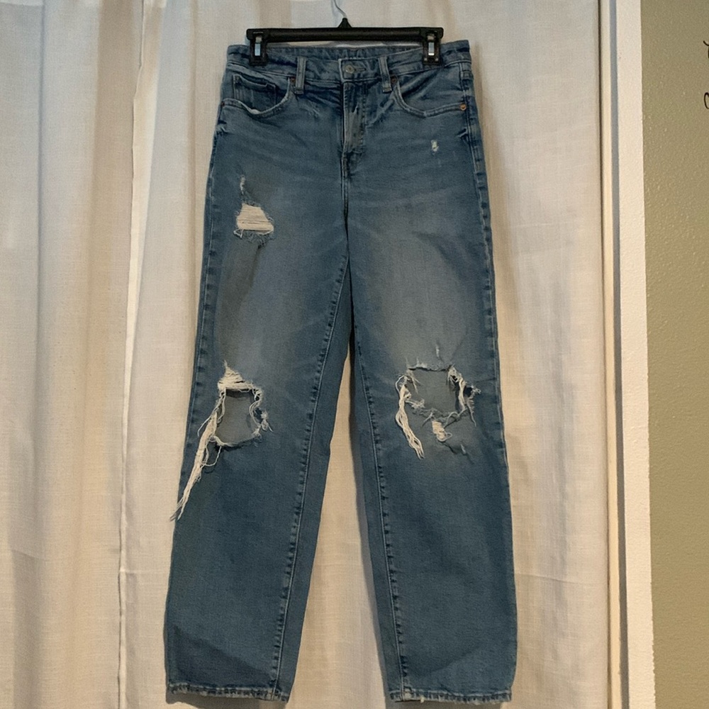 Old Navy High-Rise Distressed Blue Jeans